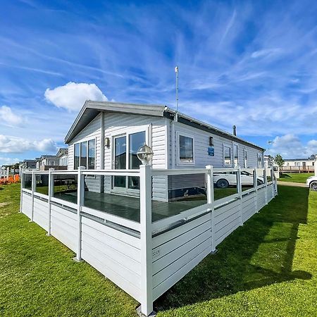 Stunning 6 Berth Lodge With Full Sea Views In Suffolk Ref 68007Cr Lowestoft Dış mekan fotoğraf