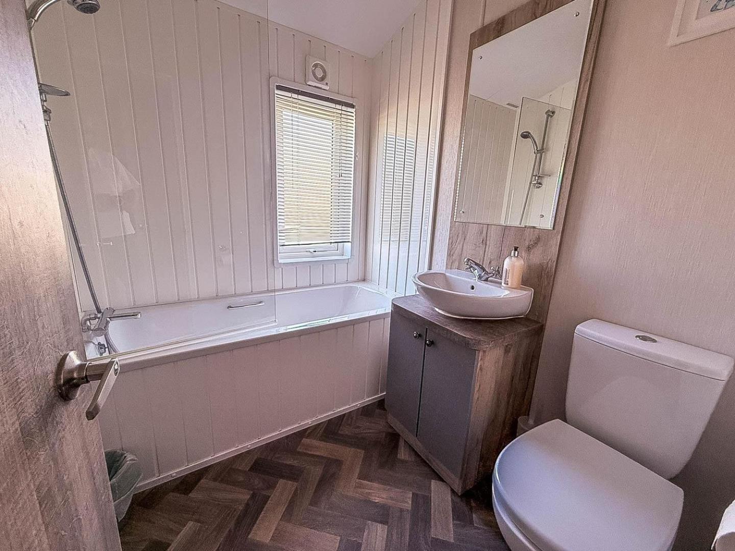 Stunning 6 Berth Lodge With Full Sea Views In Suffolk Ref 68007Cr Lowestoft Dış mekan fotoğraf